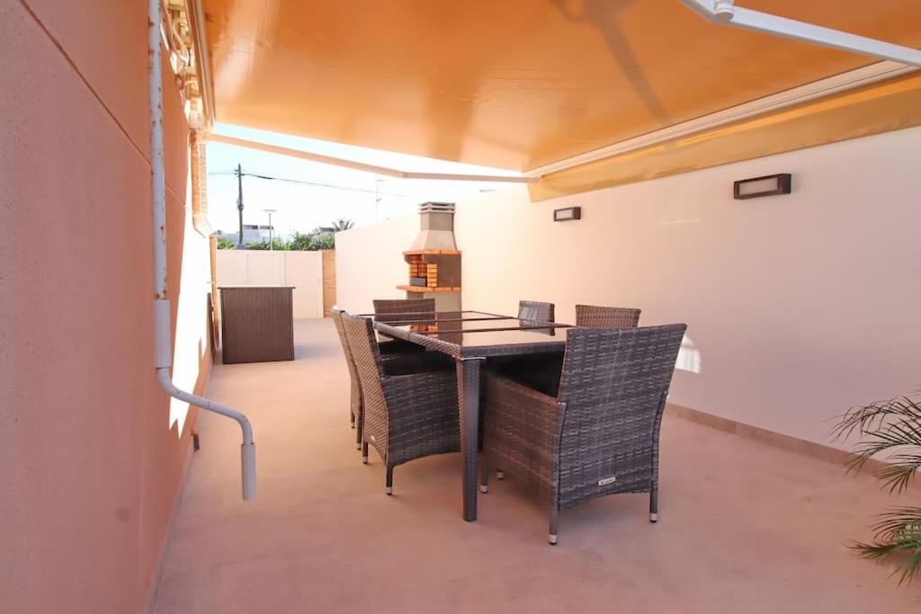 Willa Casa Olivia With Pool Heating Fee Torrevieja Zewnętrze zdjęcie