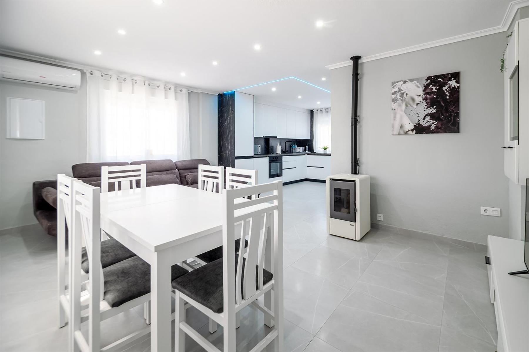 Willa Casa Olivia With Pool Heating Fee Torrevieja Zewnętrze zdjęcie